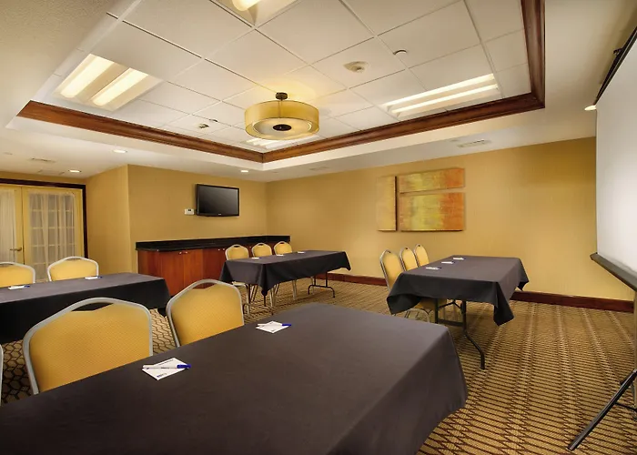 Holiday Inn Express & Suites Manassas By Ihg